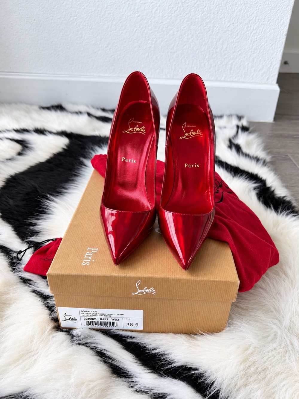 Authentic Christian Louboutin So Kate 120 Patent Leather Pumps, Size 38.5(8 US),